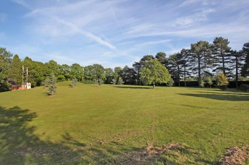 Modern mansion near Warrington, D2223 (photo 56)