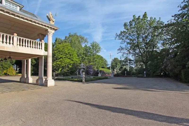 Modern mansion near Warrington, D2223 (photo 65)