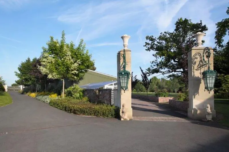 Modern mansion near Warrington, D2223 (photo 79)