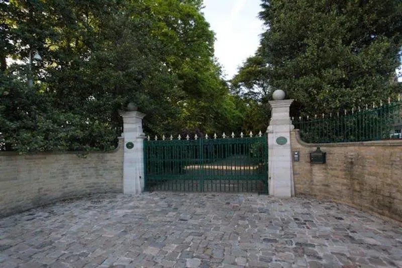 Modern mansion near Warrington, D2223 (photo 82)