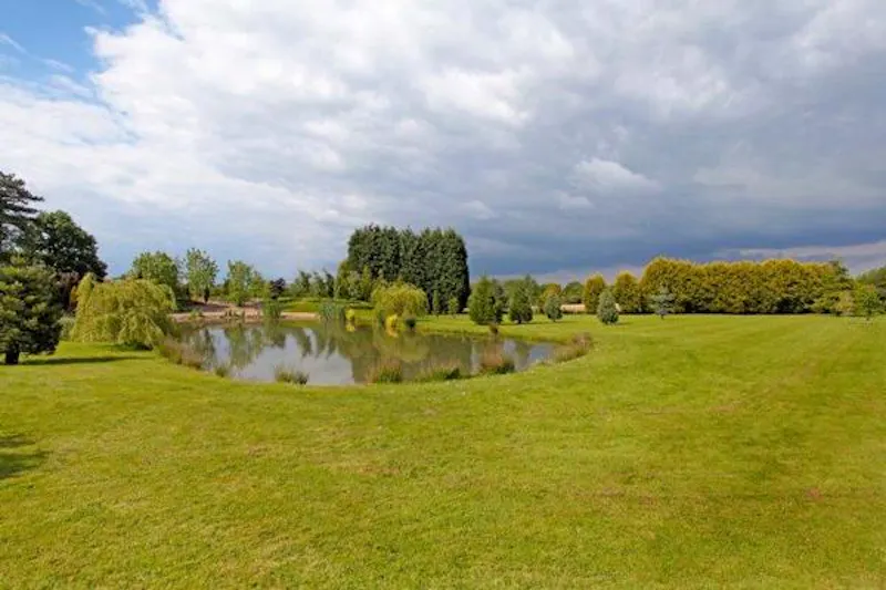 Pond at Modern mansion near Warrington, D2223 (photo 88)