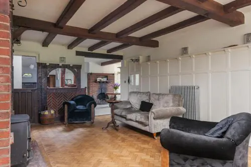 Arts and Crafts pub home Bix , M293
