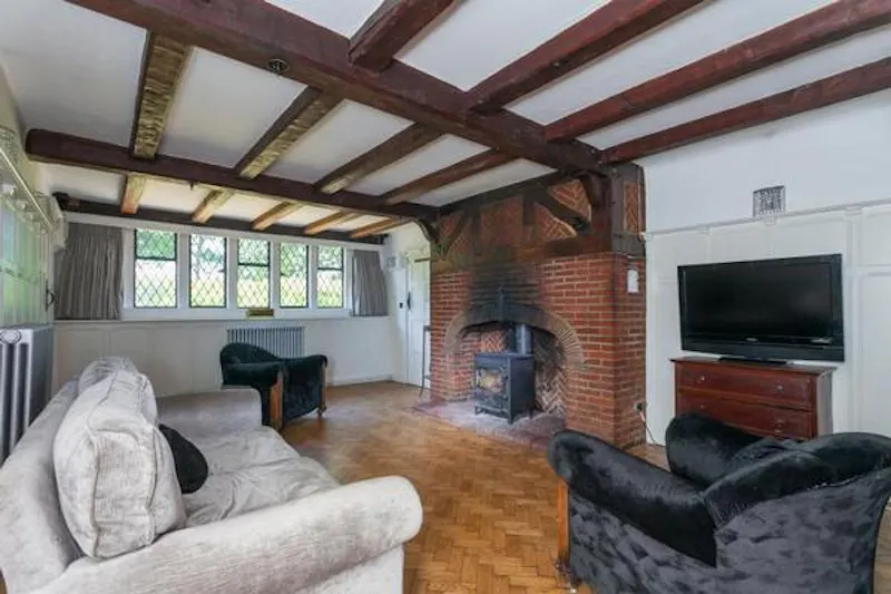 Fireplace at Arts and Crafts pub home Bix , M293 (photo 4)