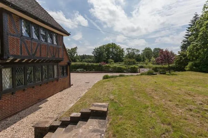 Terrace/Patio at Arts and Crafts pub home Bix , M293 (photo 39)