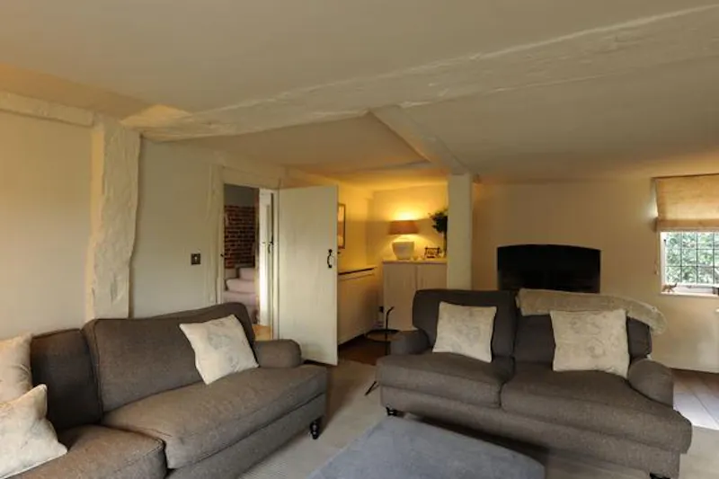 Living Room at Film location C858 in Essex (photo 12)