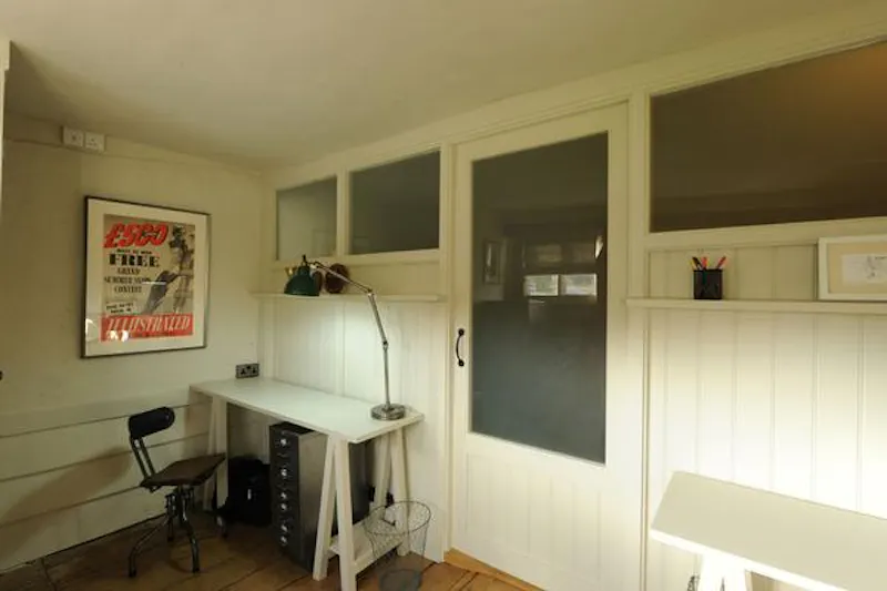 Study at Film location C858 in Essex (photo 20)