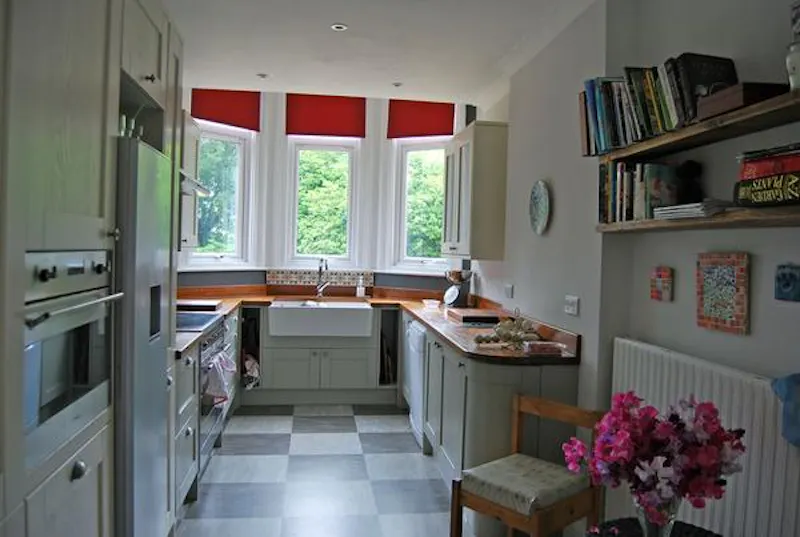 Kitchen at Castle turret house in Hailsham, Q110 (photo 6)