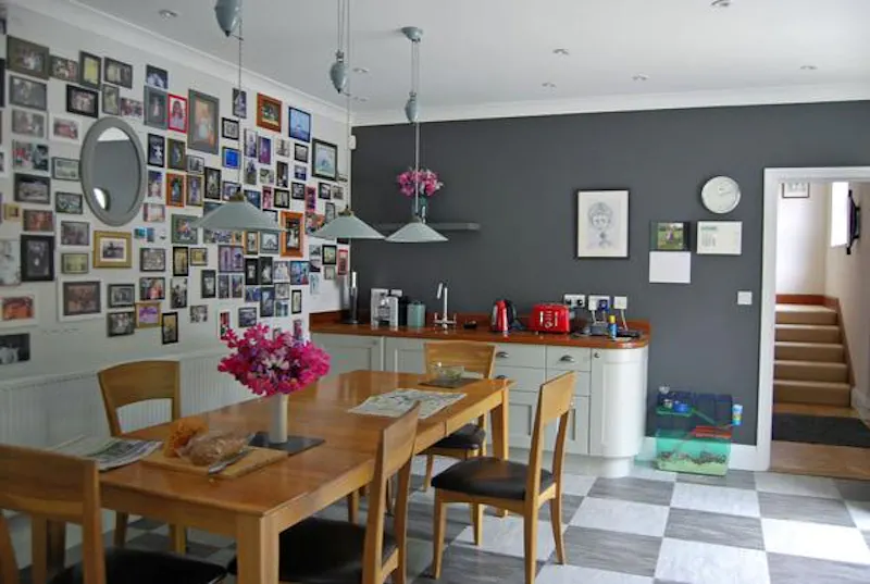 Dining room at Castle turret house in Hailsham, Q110 (photo 7)