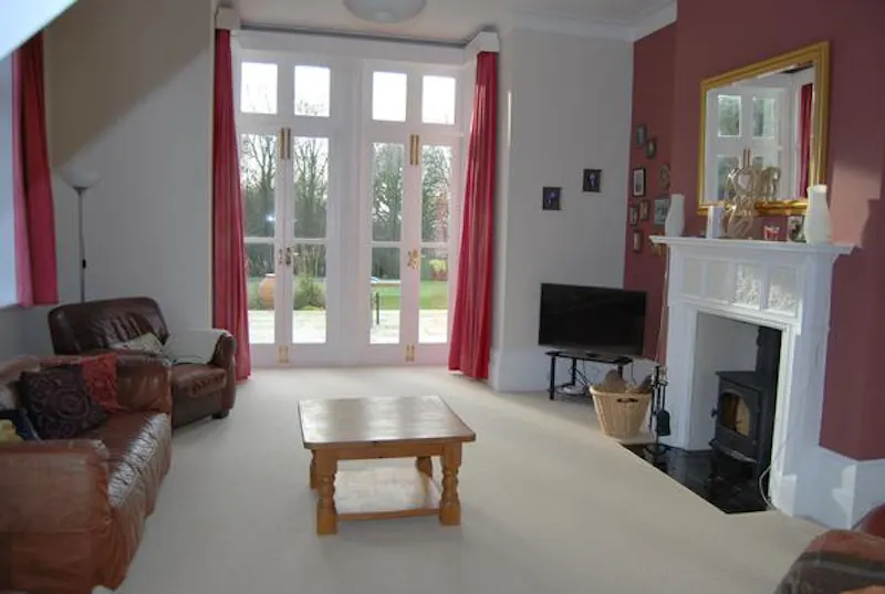 Castle turret house in Hailsham, Q110 (photo 17)