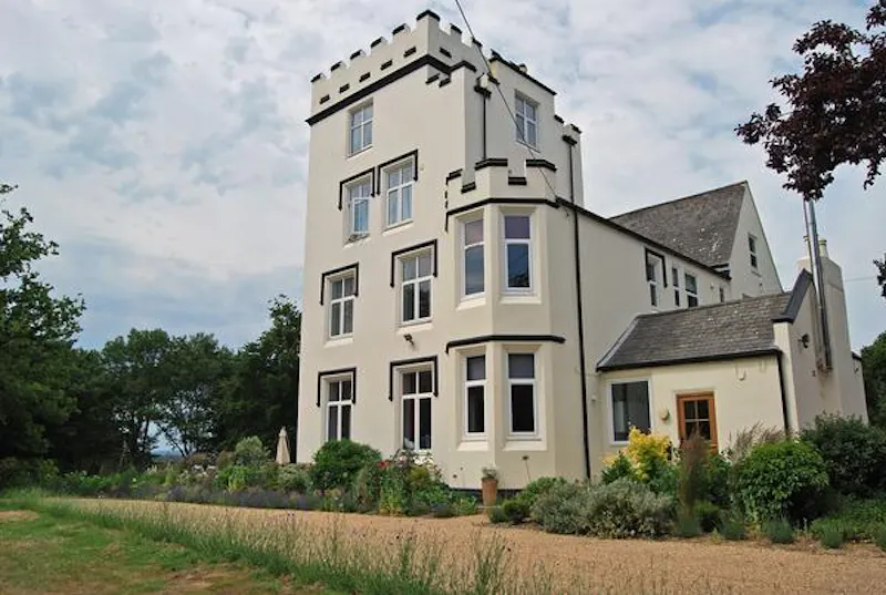 Castle turret house in Hailsham, Q110 (photo 72)
