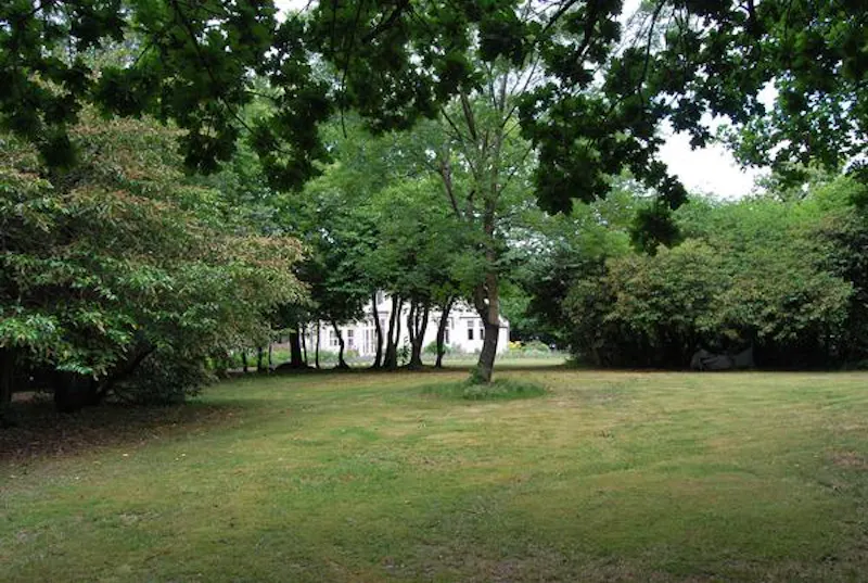 Castle turret house in Hailsham, Q110 (photo 97)