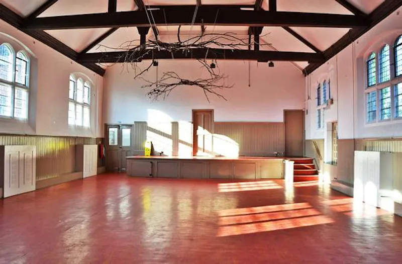 Ballroom at Film location CH95 in London (photo 30)