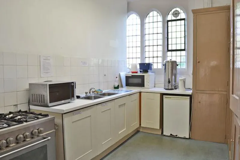Kitchen at Film location CH95 in London (photo 32)