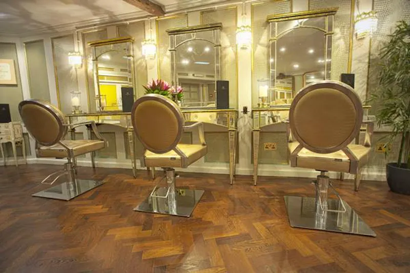 Luxury hair salon in Spitalfields, Q111 (photo 5)