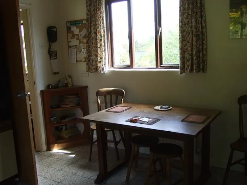 Dining room at Film location C859 in Northamptonshire (photo 6)
