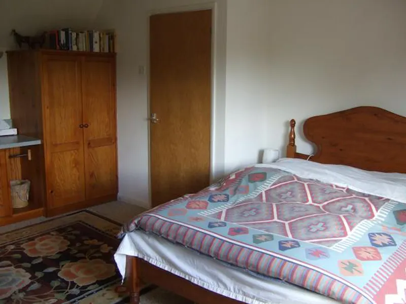 Bedroom at Film location C859 in Northamptonshire (photo 8)