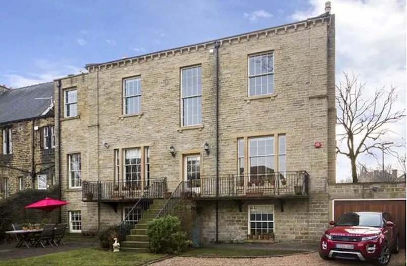 Balcony at Georgian Huddersfield house, A1386 (photo 31)