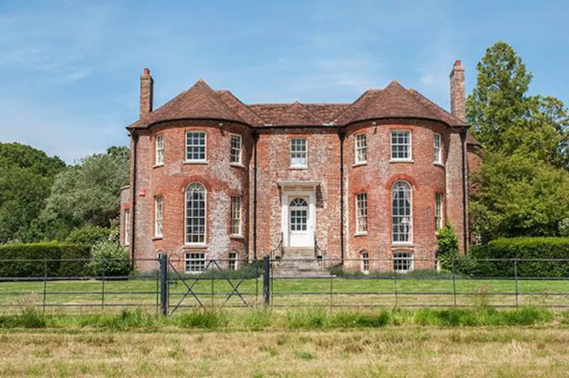 Beautiful Botley estate with lake, A1387 (photo 1)