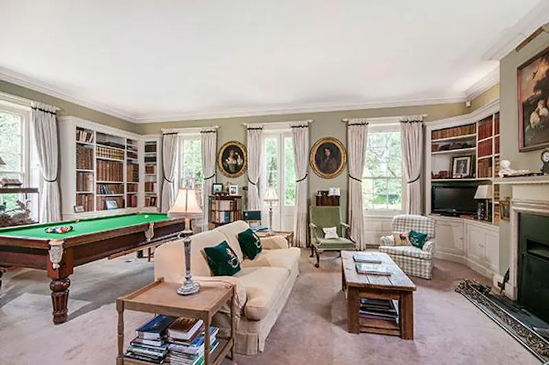 Games room at Beautiful Botley estate with lake, A1387 (photo 9)