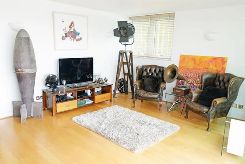Living Room at Tower Bridge apartment, F1091 (photo 7)