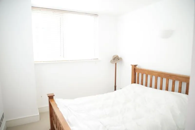 Bedroom at Tower Bridge apartment, F1091 (photo 20)