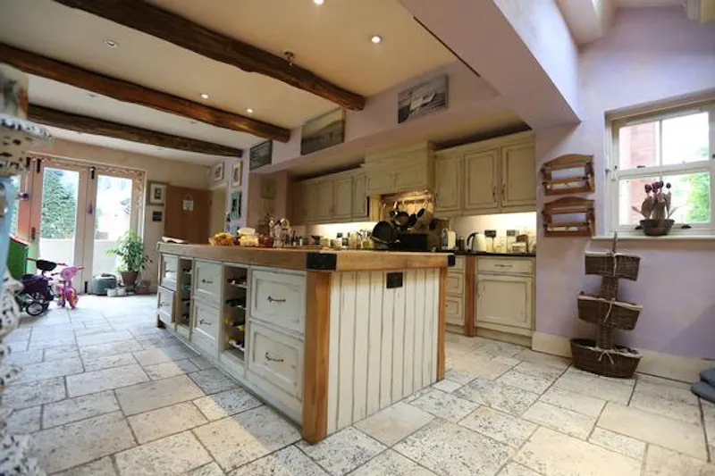 Large Prestwich house, D2224 (photo 13)