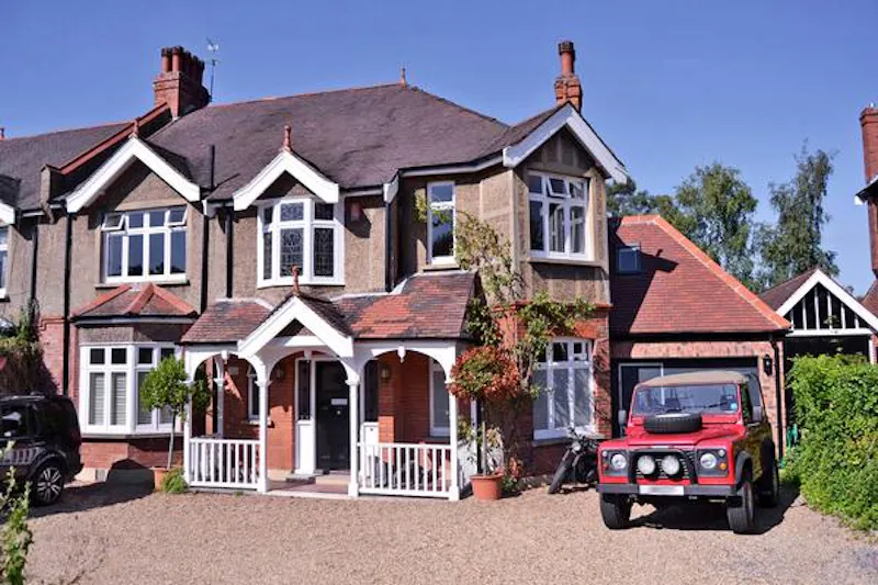 Driveway at Spacious home in Hadley Wood, E422 (photo 1)