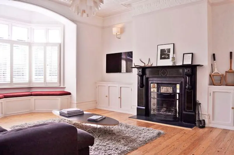 Fireplace at Spacious home in Hadley Wood, E422 (photo 3)