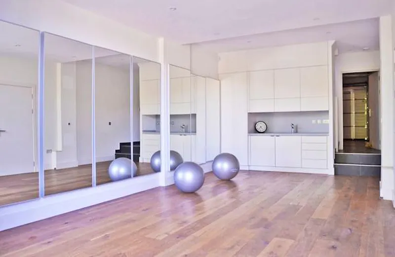 Floor - wooden at Spacious home in Hadley Wood, E422 (photo 14)