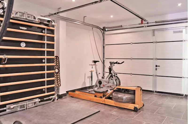 Gym at Spacious home in Hadley Wood, E422 (photo 17)