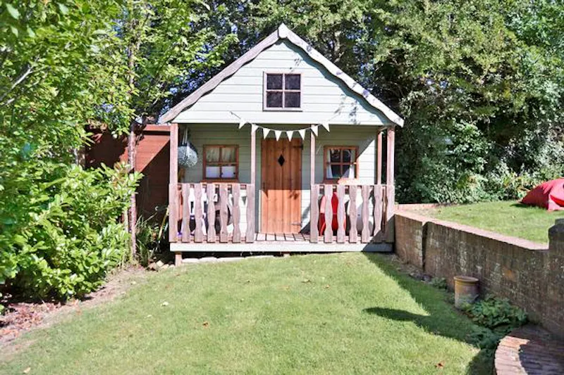 Summer house at Spacious home in Hadley Wood, E422 (photo 40)