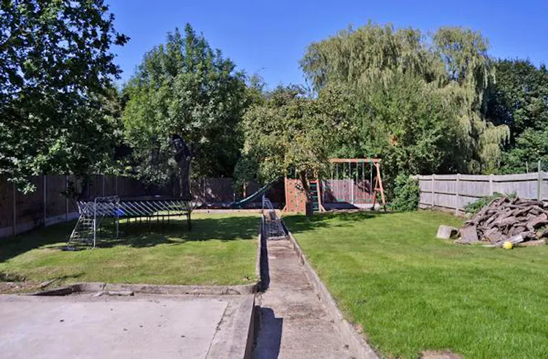 Spacious home in Hadley Wood, E422 (photo 43)