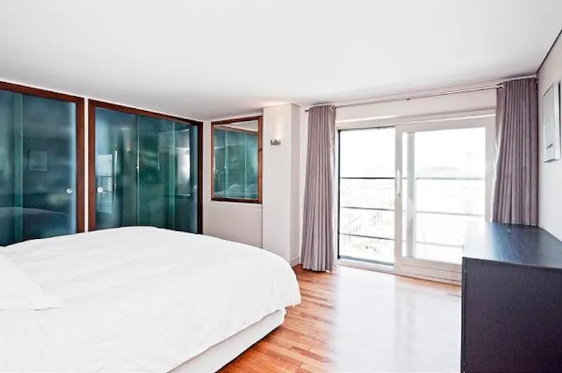 Bedroom at Modern flat by Butlers Wharf, F1092 (photo 6)