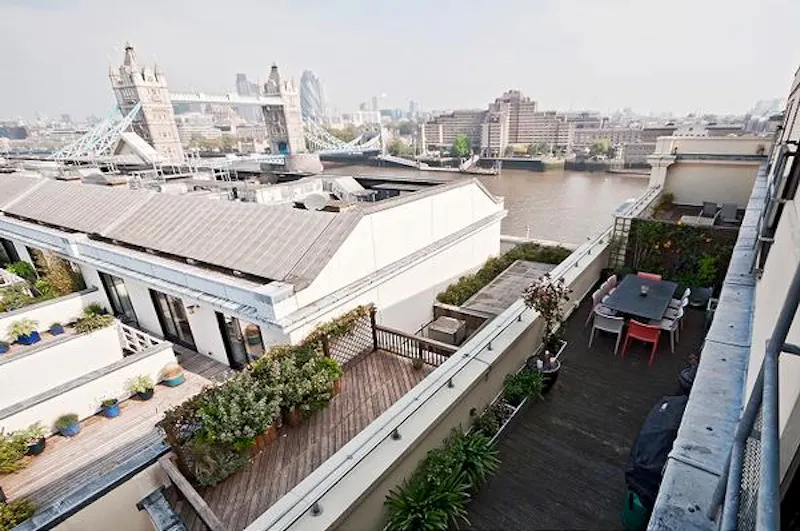 Modern flat by Butlers Wharf, F1092 (photo 12)