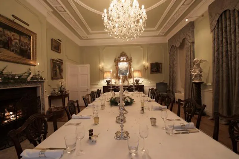 Spectacular Newbury estate, G96 (photo 18)