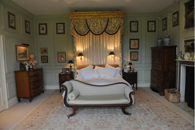 Bedroom at Spectacular Newbury estate, G96 (photo 36)