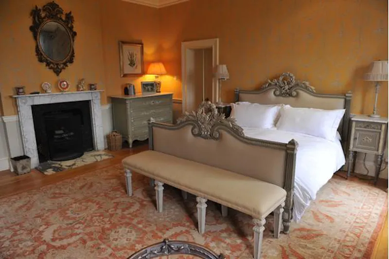 Bedroom at Spectacular Newbury estate, G96 (photo 40)