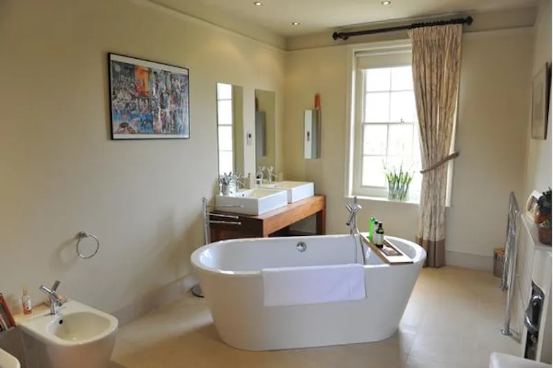 Bathroom at Spectacular Newbury estate, G96 (photo 55)