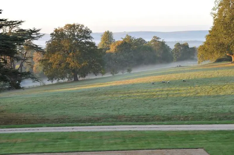 Countryside at Spectacular Newbury estate, G96 (photo 85)