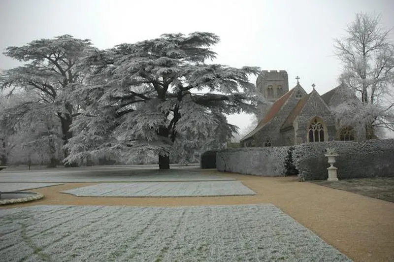 Spectacular Newbury estate, G96 (photo 96)