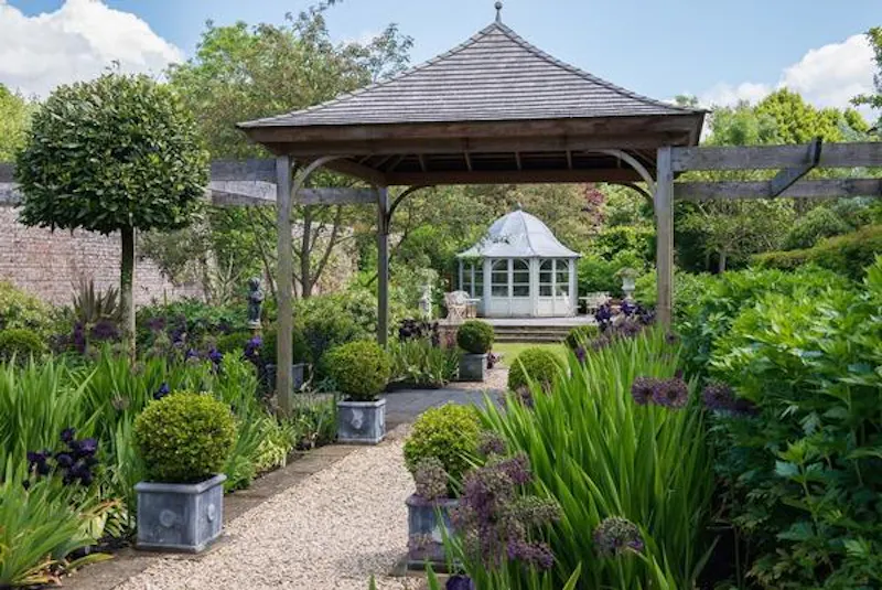 Spectacular Newbury estate, G96 (photo 112)