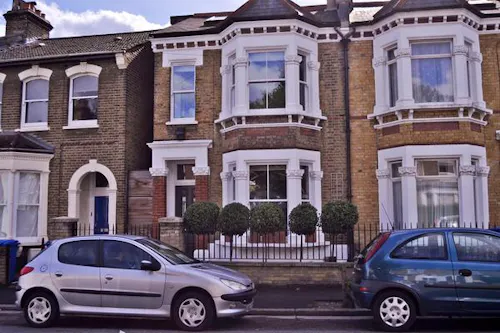 Peckham family house, B1696