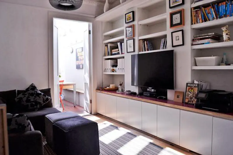 Living Room at Peckham family house, B1696 (photo 8)
