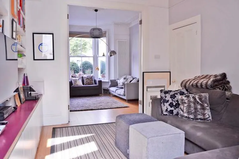 Through drawing room at Peckham family house, B1696 (photo 10)