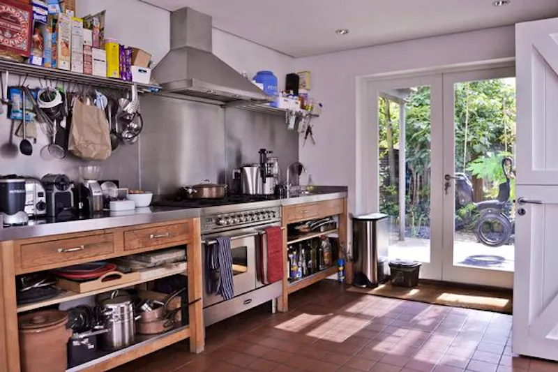 Kitchen at Peckham family house, B1696 (photo 14)
