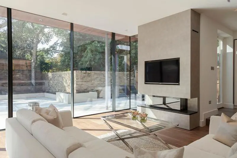 Living Room at Luxurious Sheen family house, D2225 (photo 16)