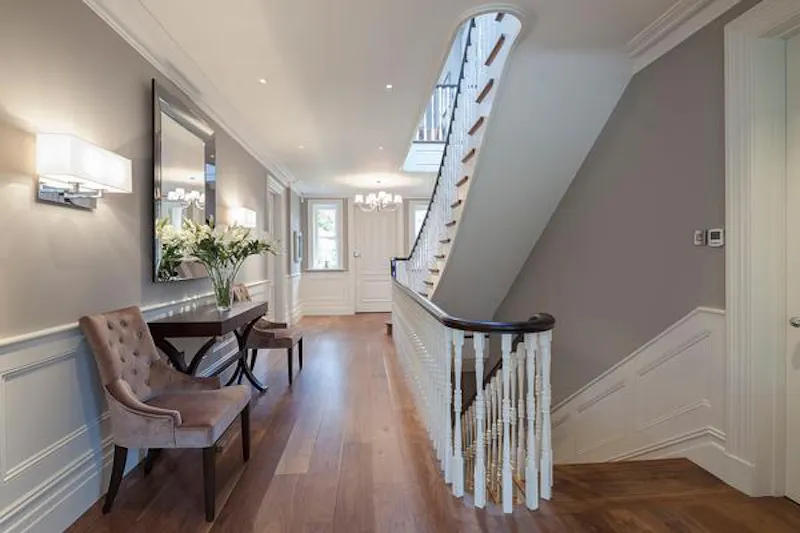 Luxurious Sheen family house, D2225 (photo 25)