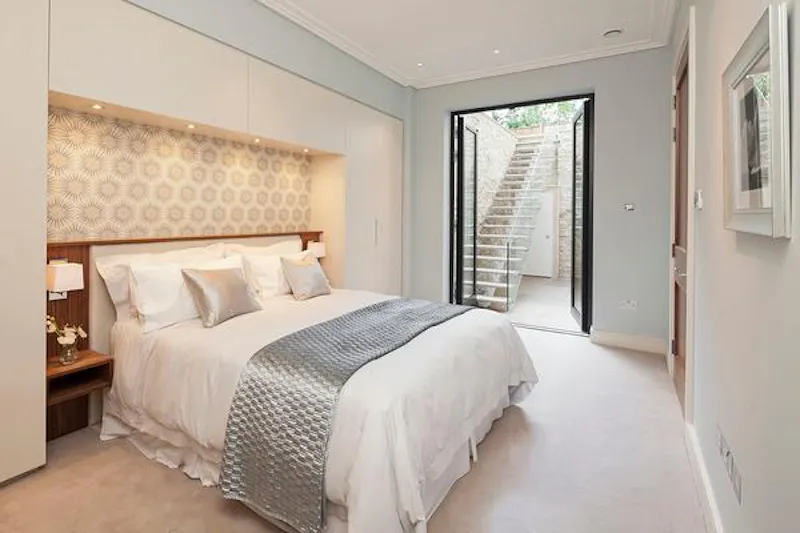 Luxurious Sheen family house, D2225 (photo 37)