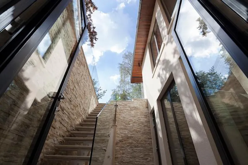Luxurious Sheen family house, D2225 (photo 49)