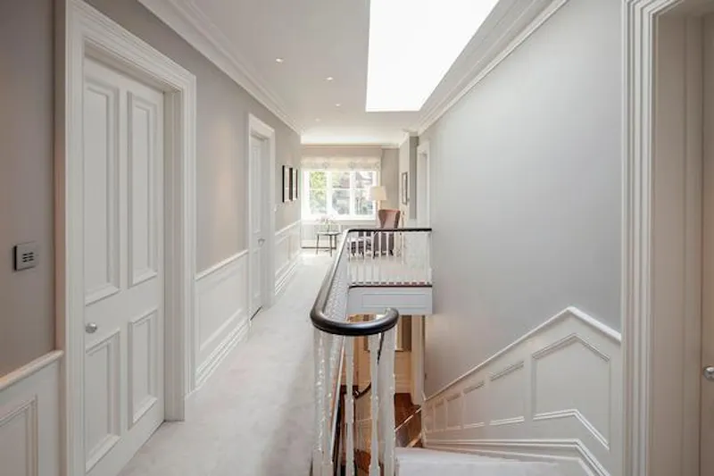 Luxurious Sheen family house, D2225 (photo 36)